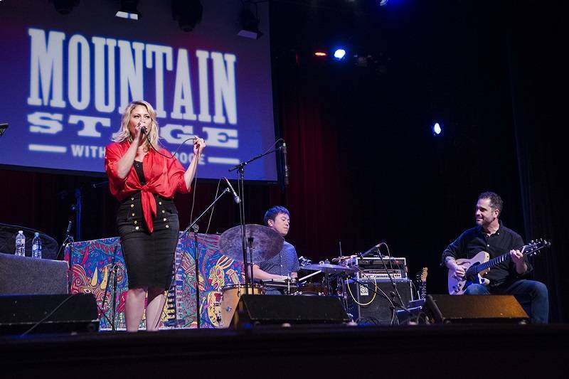 Charlie and Lucy 800